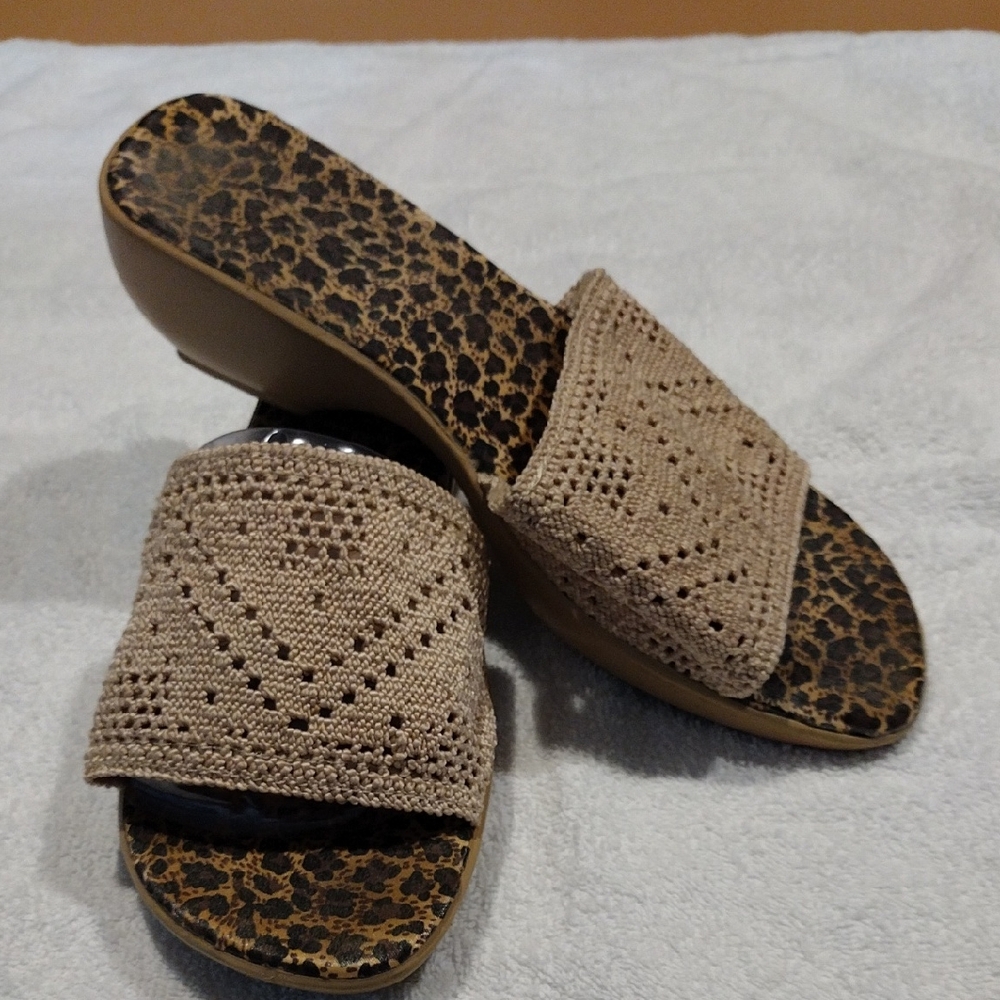 2 For 8 Dollars Sale Vintage  Tan Sandals with Woven Textured Knit Pattern